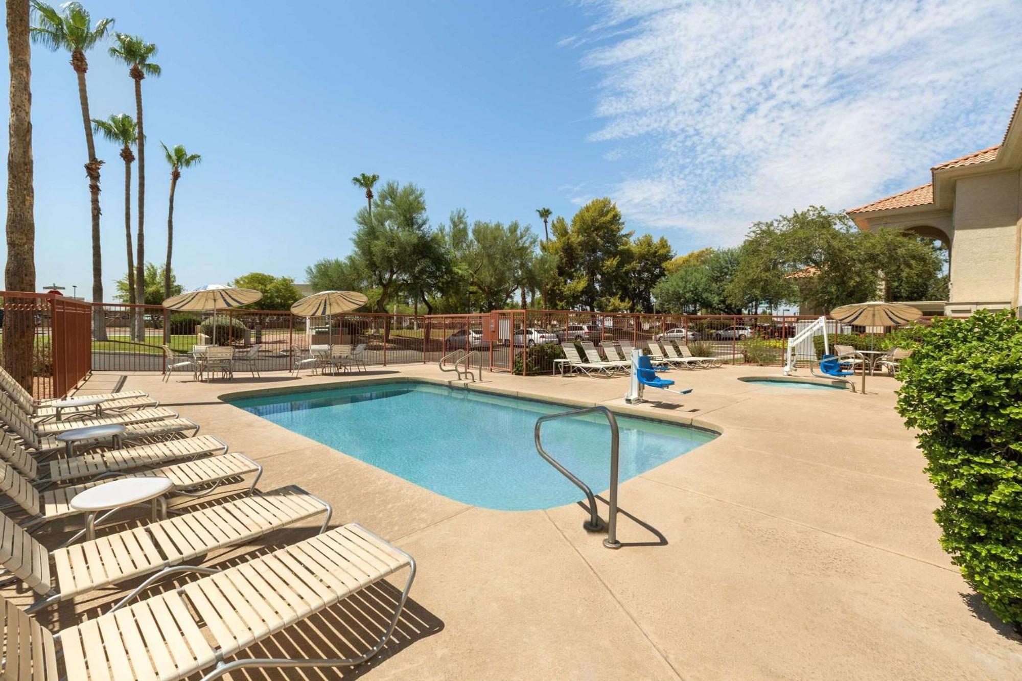 Country Inn & Suites By Radisson, Phoenix Airport, Az المظهر الخارجي الصورة